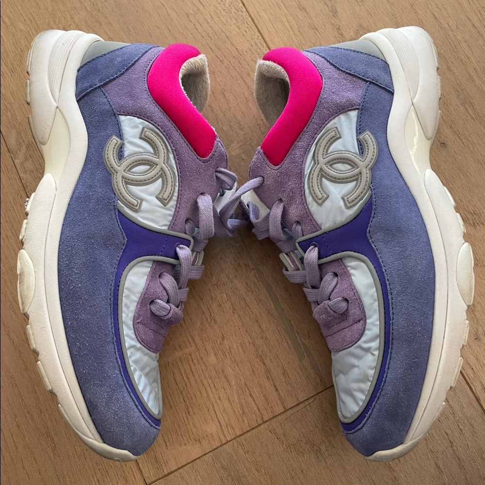Multicolored women’s Chanel sneaker